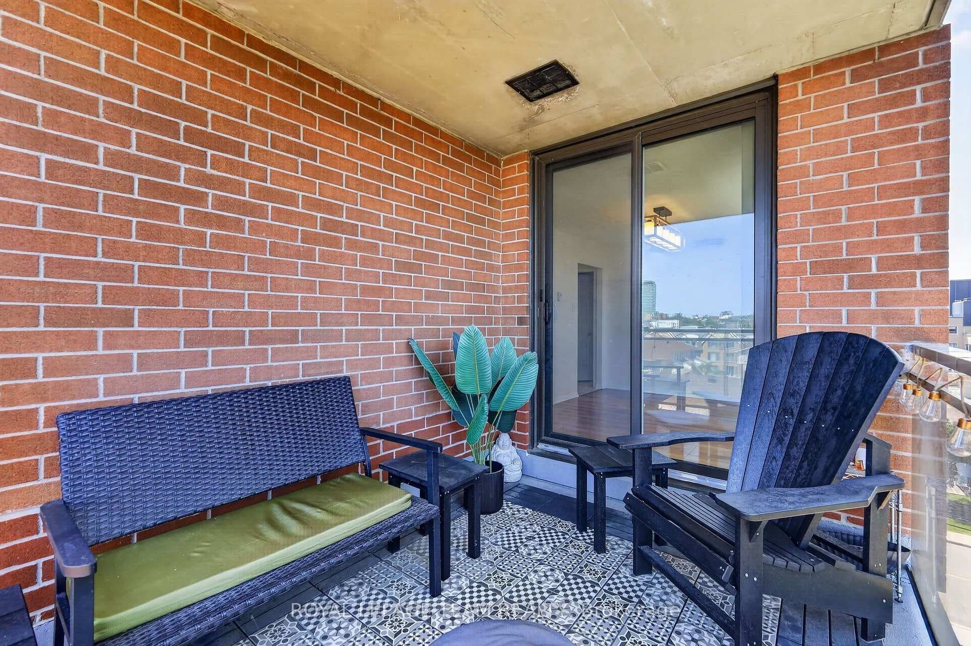 215 Parkdale Avenue Unit 601 photo 15