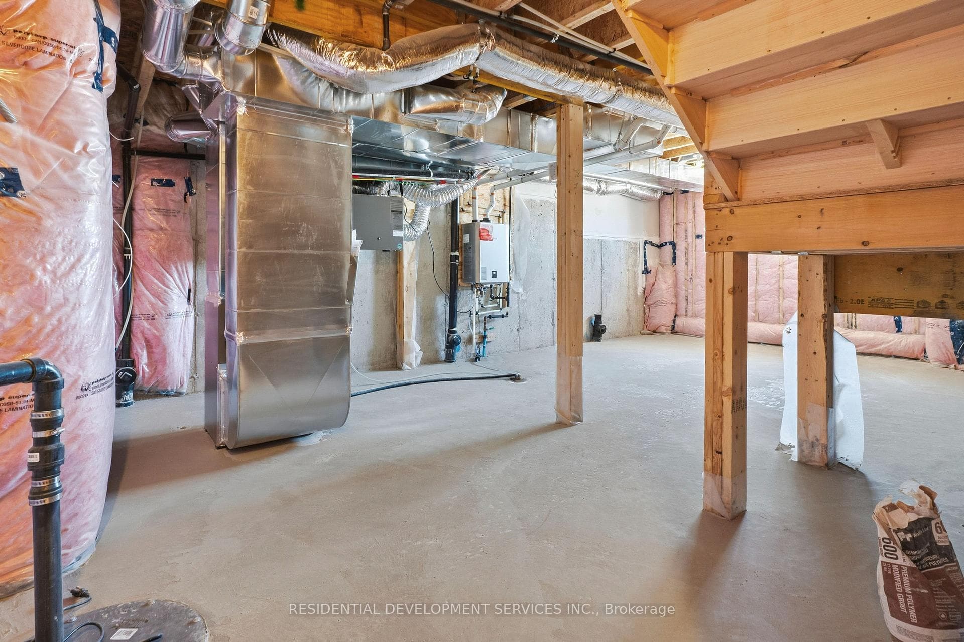 11379 Leslie Street photo 32