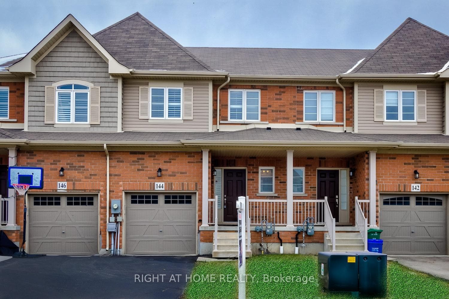 144 Lormont Boulevard photo 2
