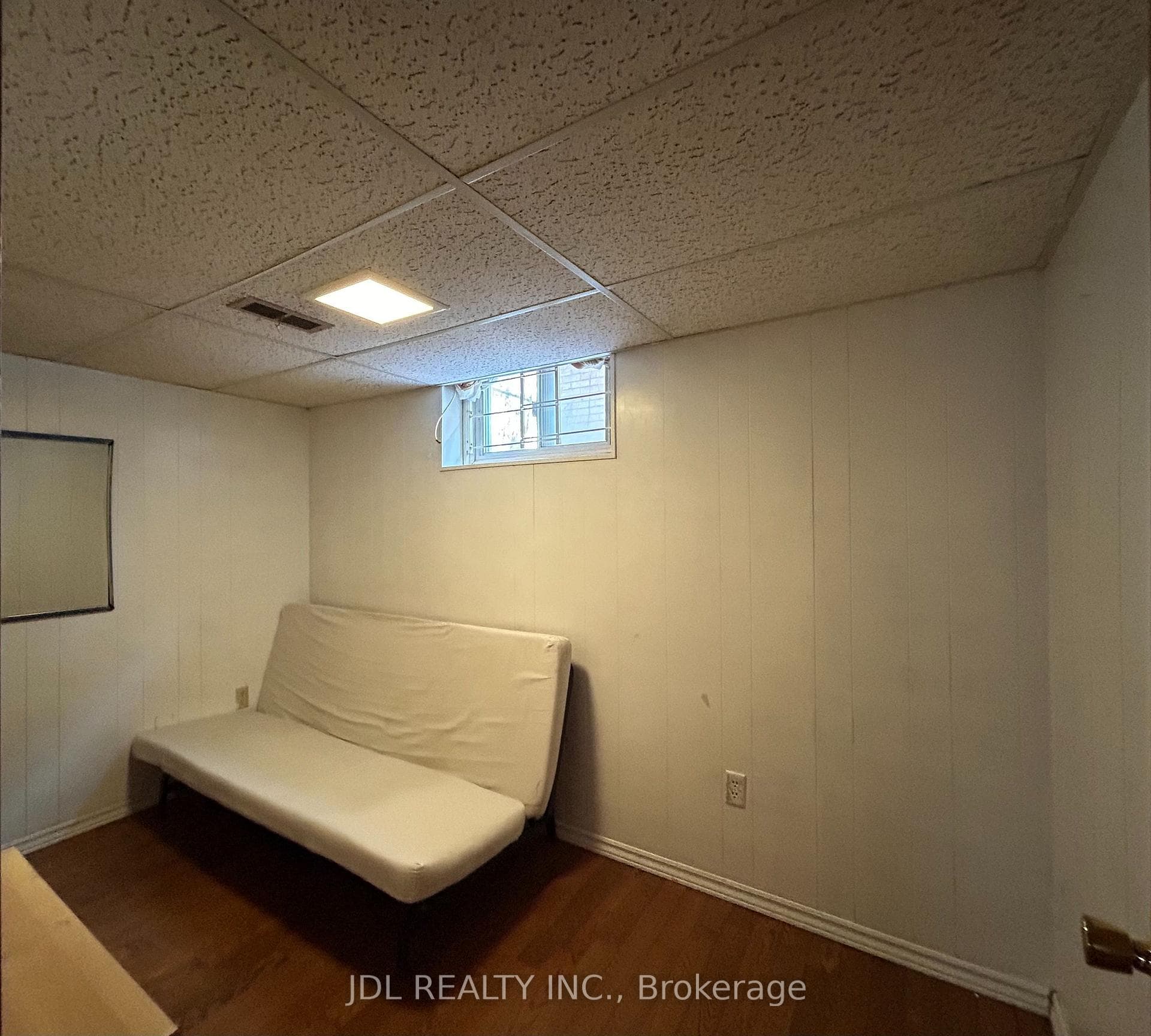 8 Highwood Ave Avenue Unit Basement photo 7