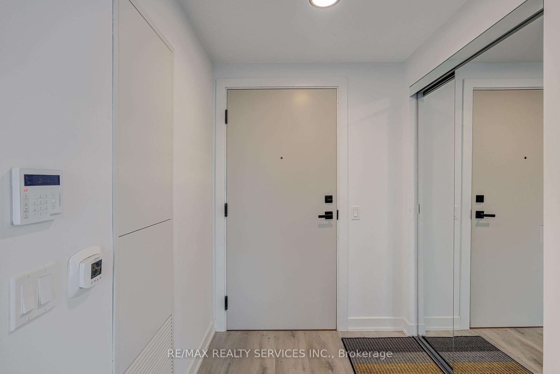 327 King Street Unit 4106 photo 12