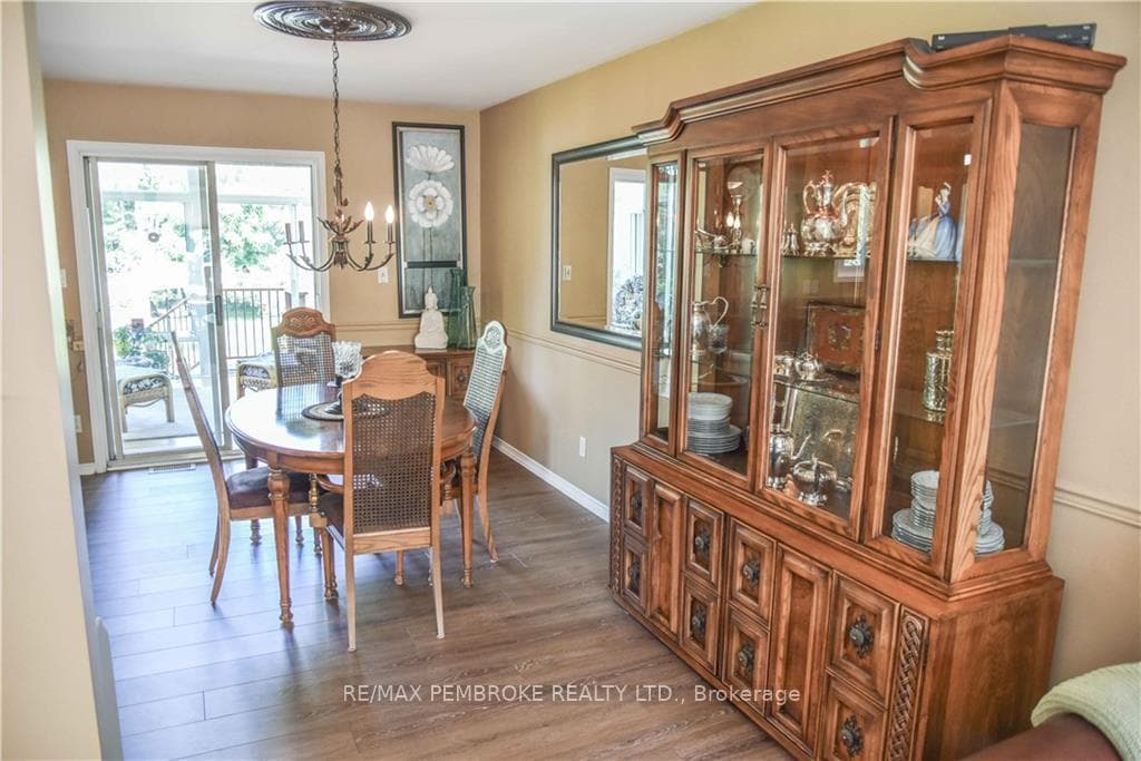 8 RIDGE Drive photo 8