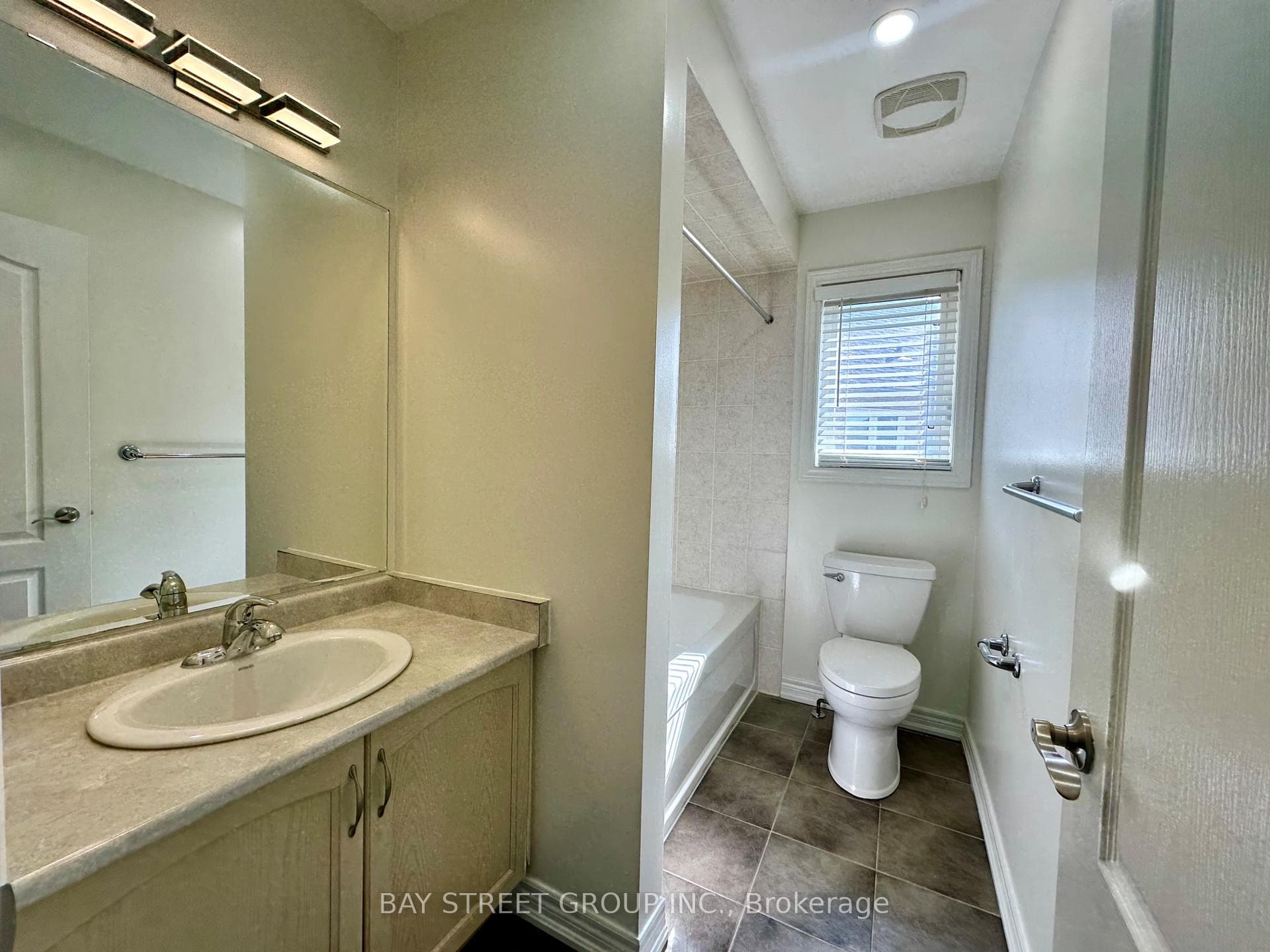 45 Florelle Drive photo 12