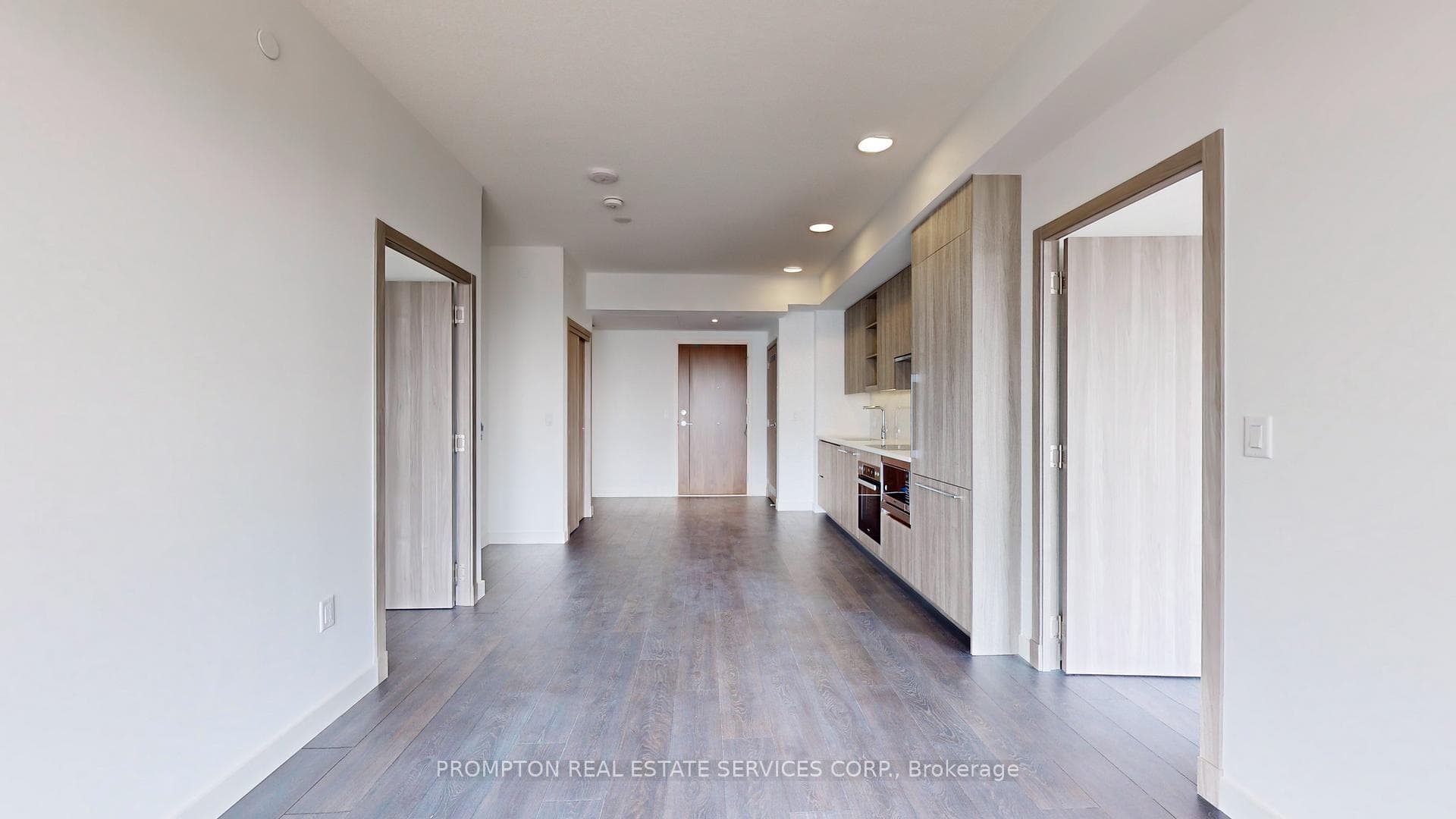 85 McMahon Drive Unit 2705 photo 6