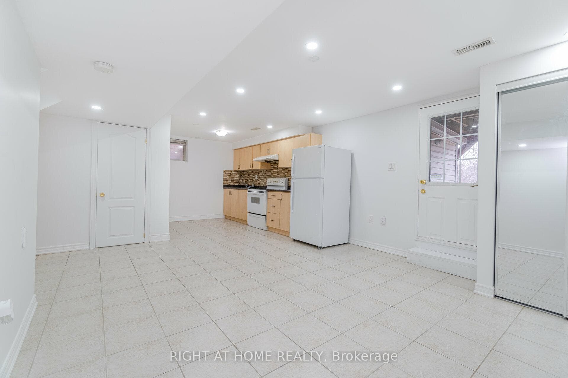 50 Sunnybrook Crescent photo 33