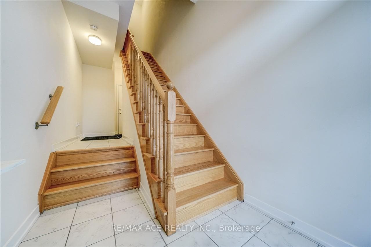 2550 Castlegate Crossing N/A Unit 213 photo 5