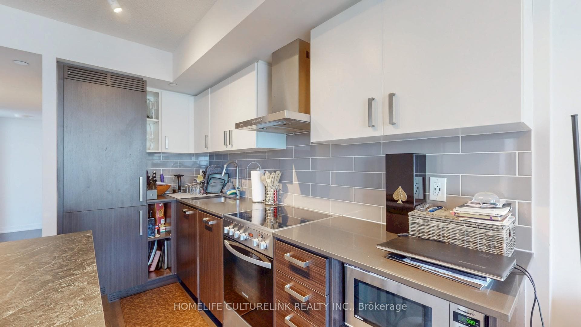 125 Redpath Avenue Unit 1501 photo 23