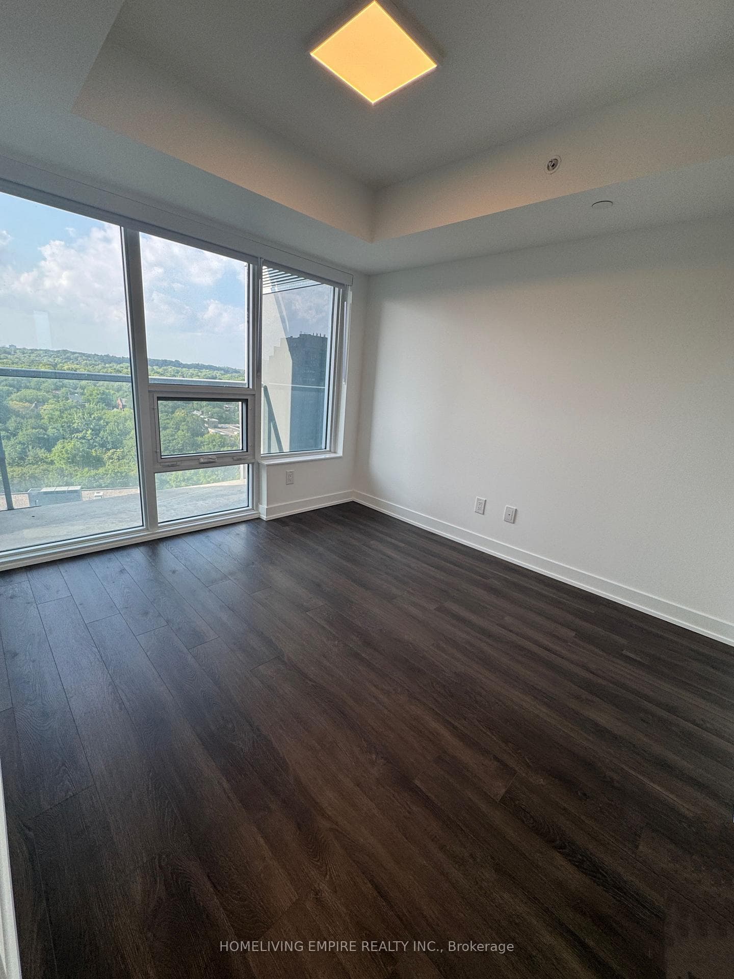 609 Sherbourne Street Unit 1406 photo 8