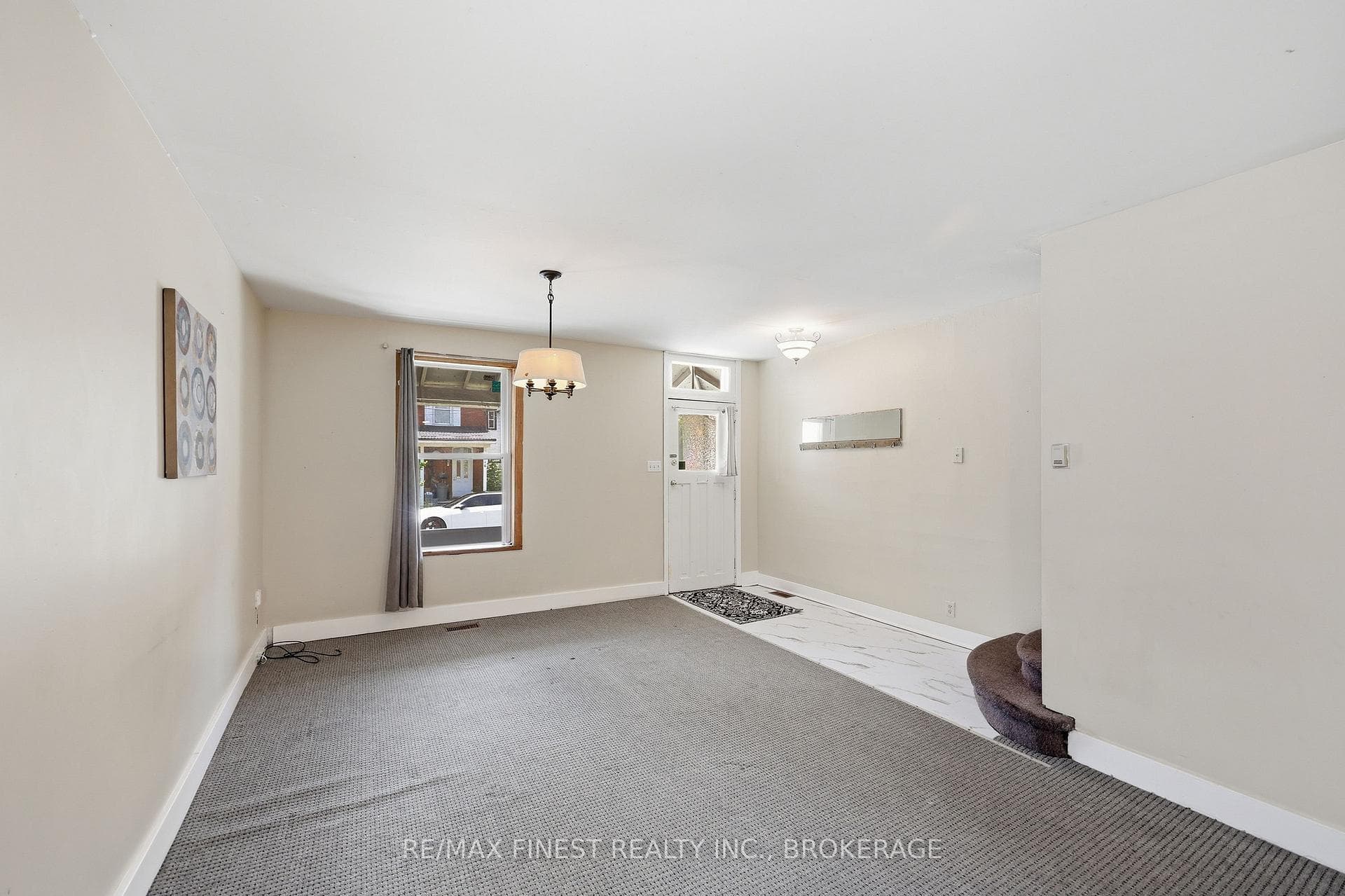 445 Albert Street photo 11
