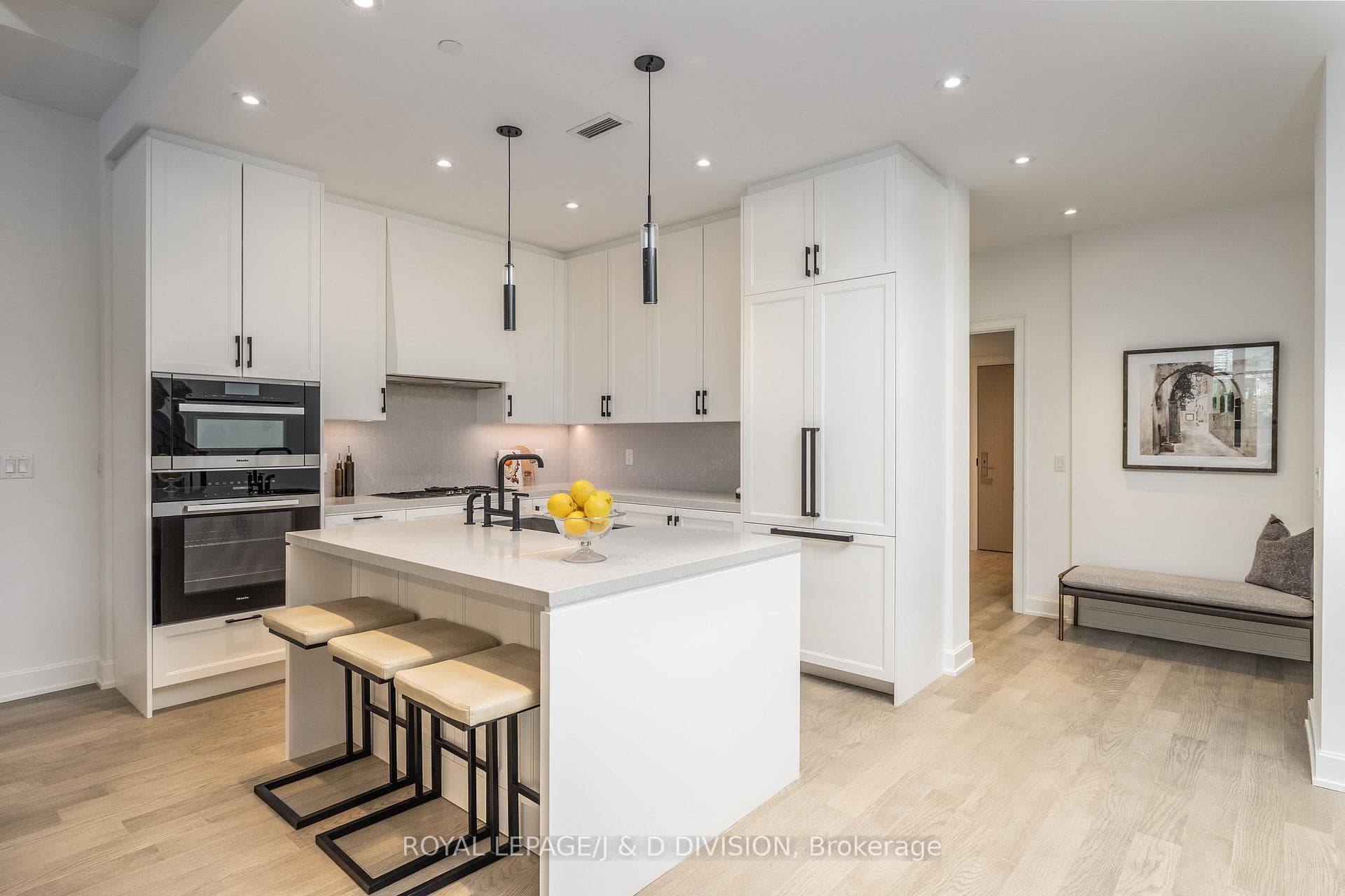 1 Strathgowan Avenue Unit TH2 photo 7
