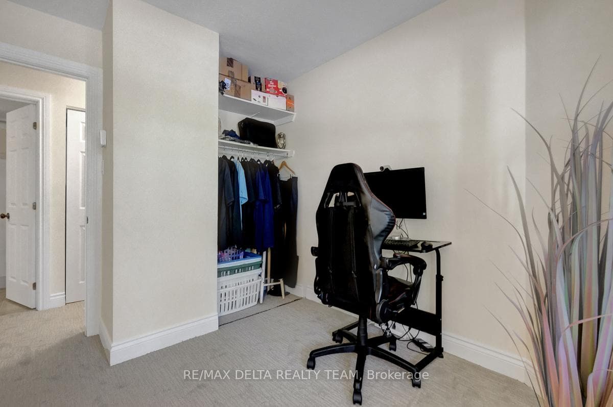 1099 Cadboro Road Unit 107 photo 21