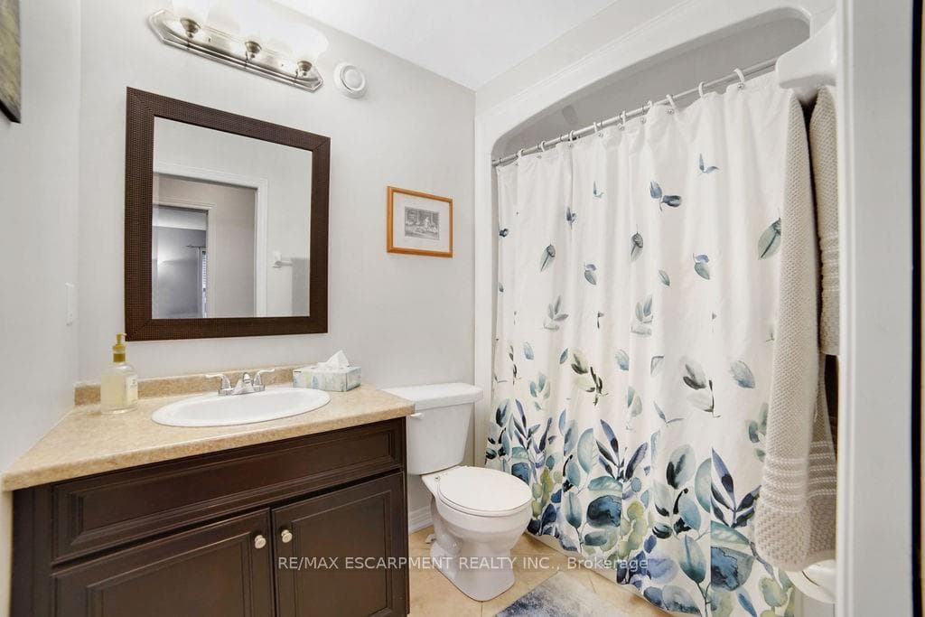11 Gamble Lane photo 25