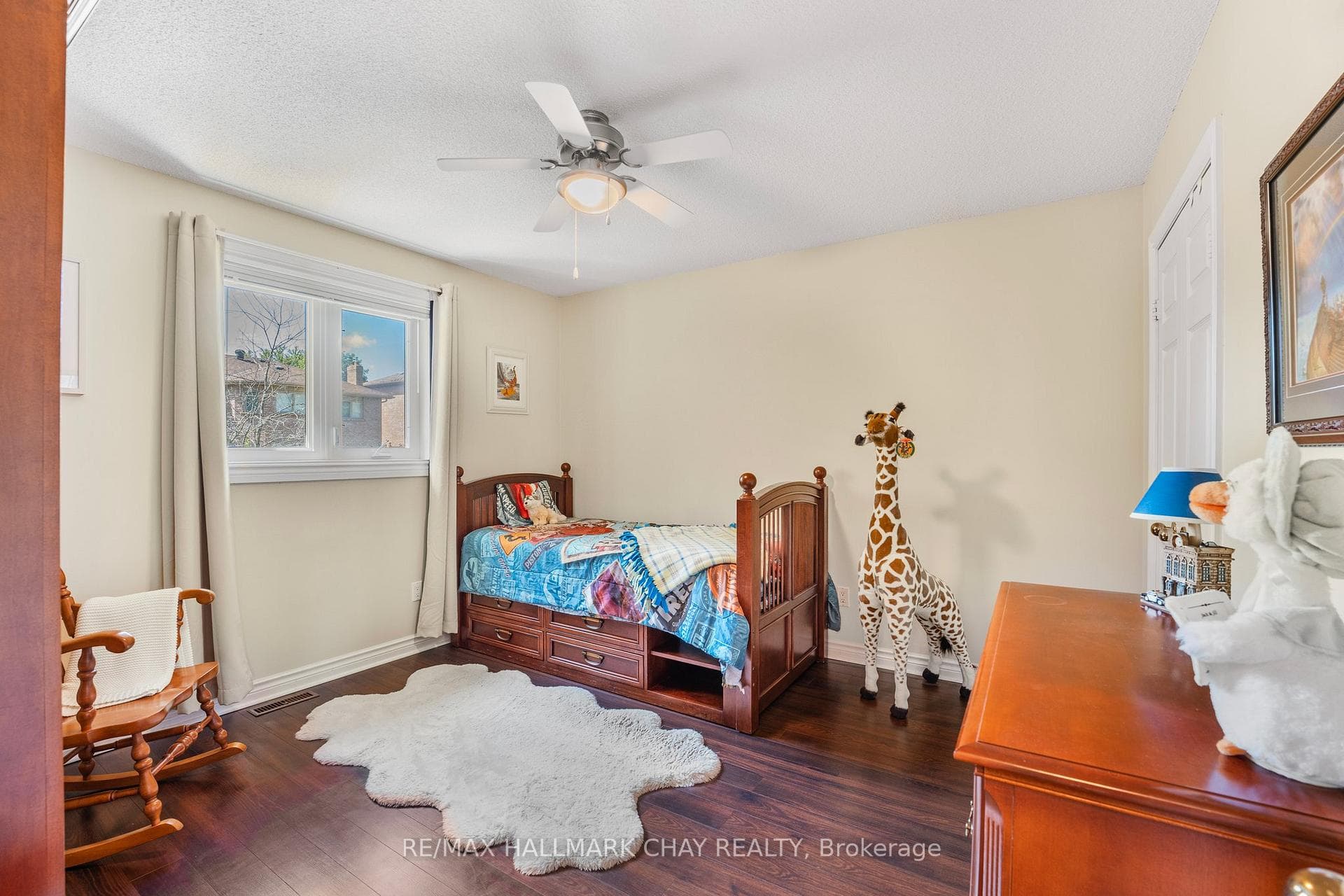 22 Thackeray Crescent photo 23