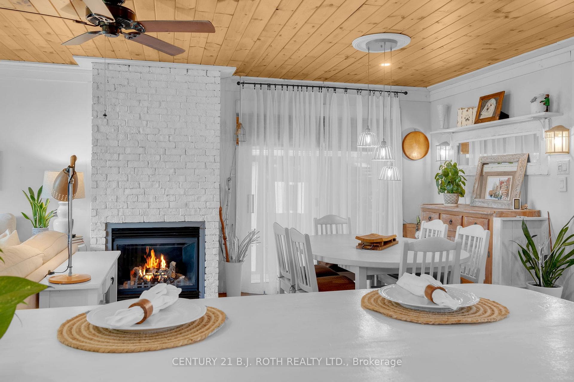 481 Lakeshore Road photo 12