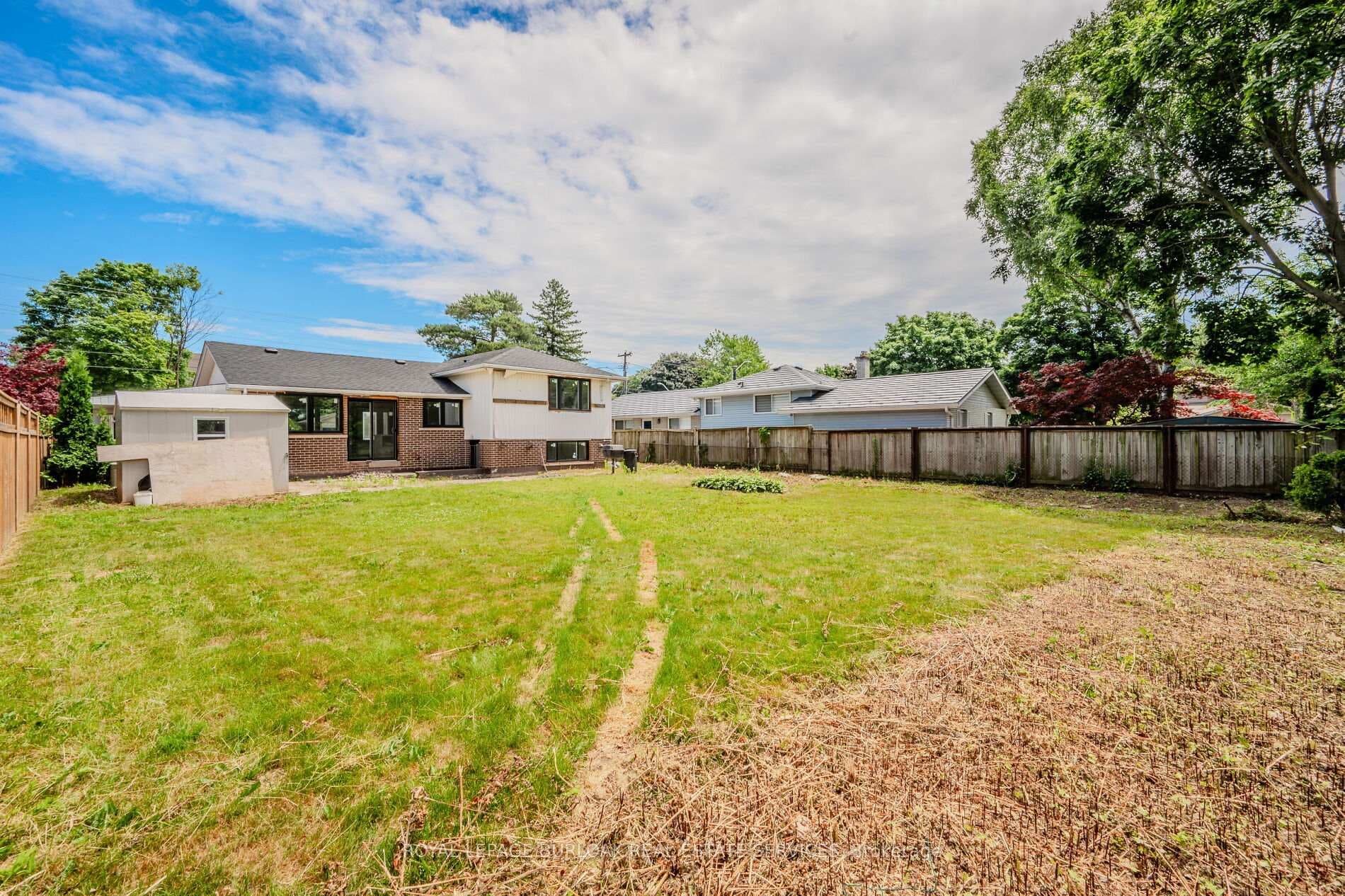 640 Dynes Road photo 38