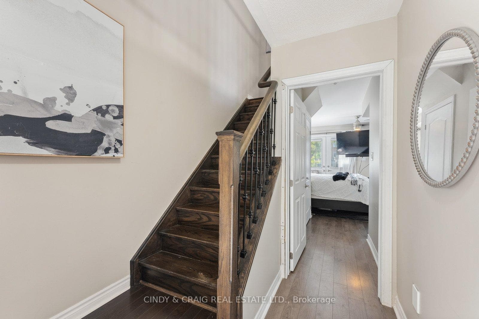 102 Ferris Square photo 5