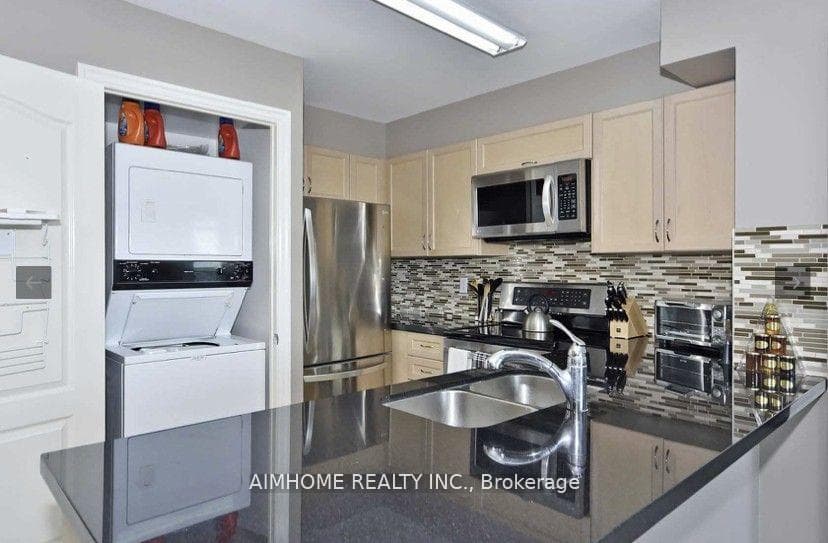 188 Doris Avenue Unit 1211 photo 4