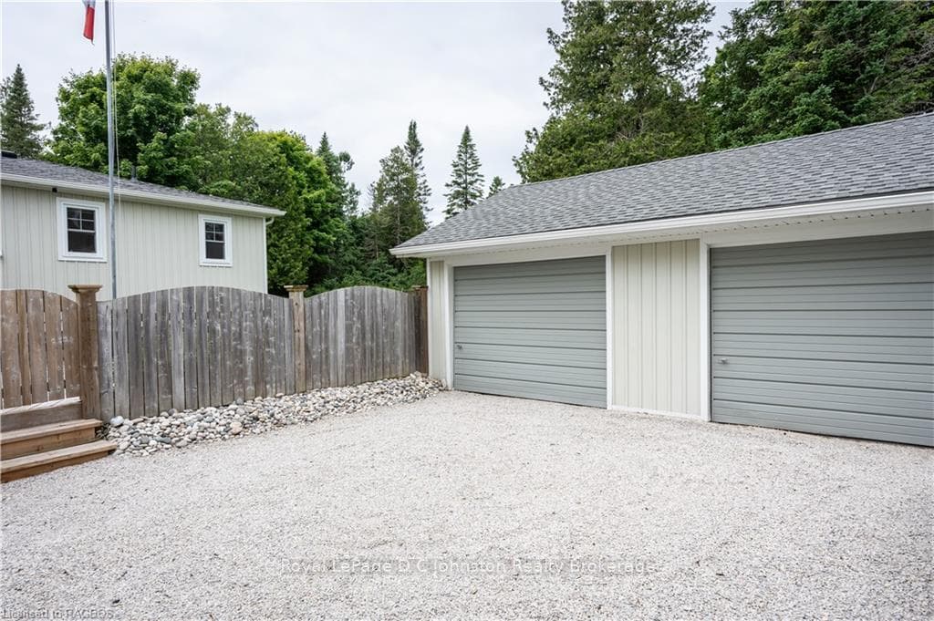 Double car garage