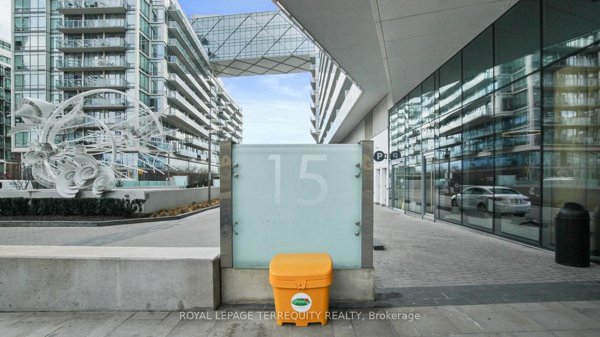 15 Queens Quay Unit 320 photo 4