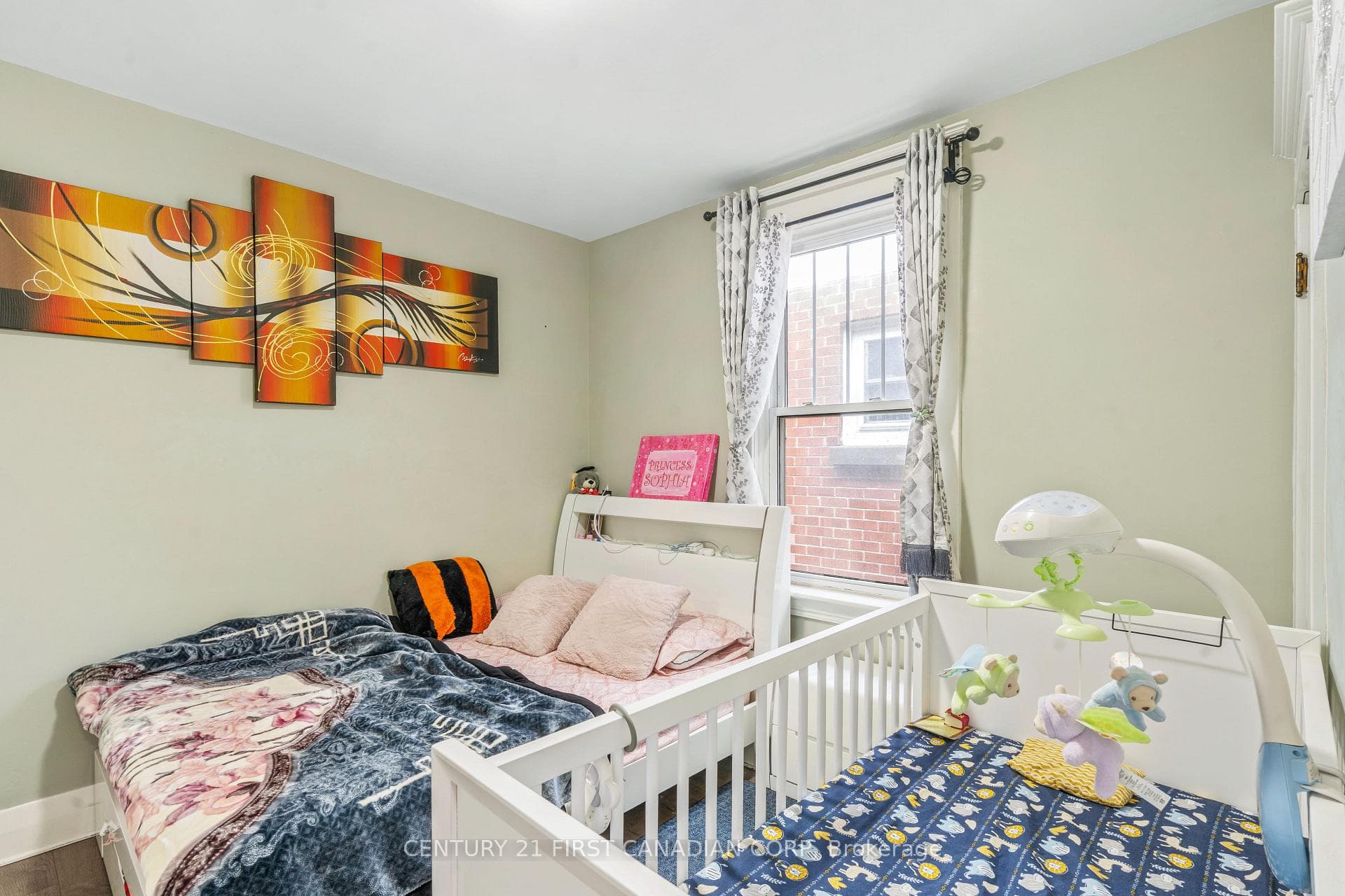 594 Highbury Avenue photo 16