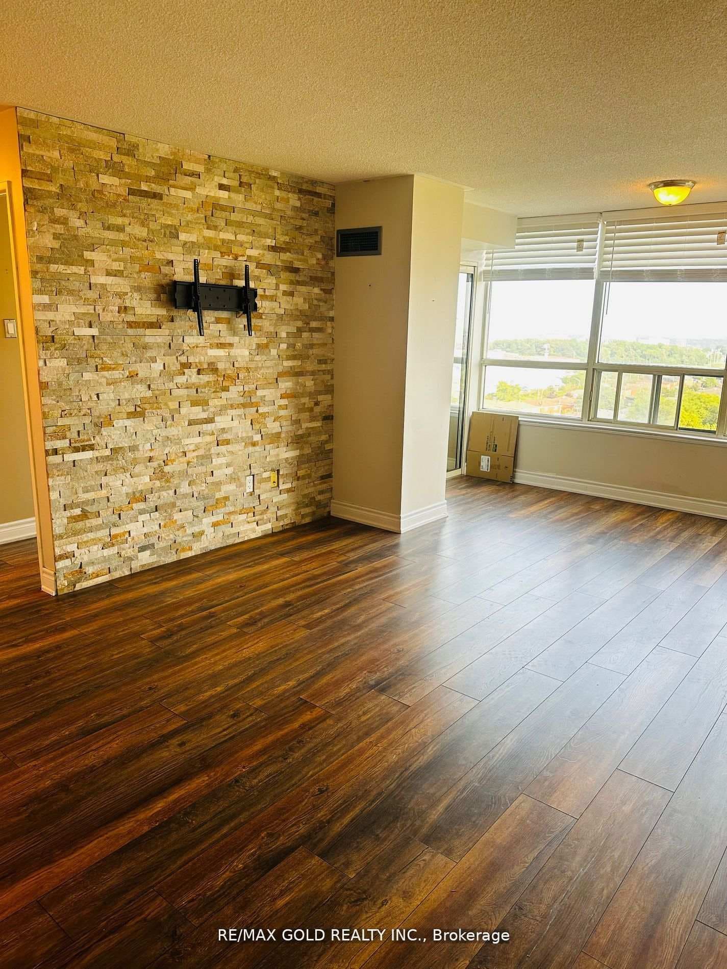 400 Webb Drive Unit 1101 photo 2
