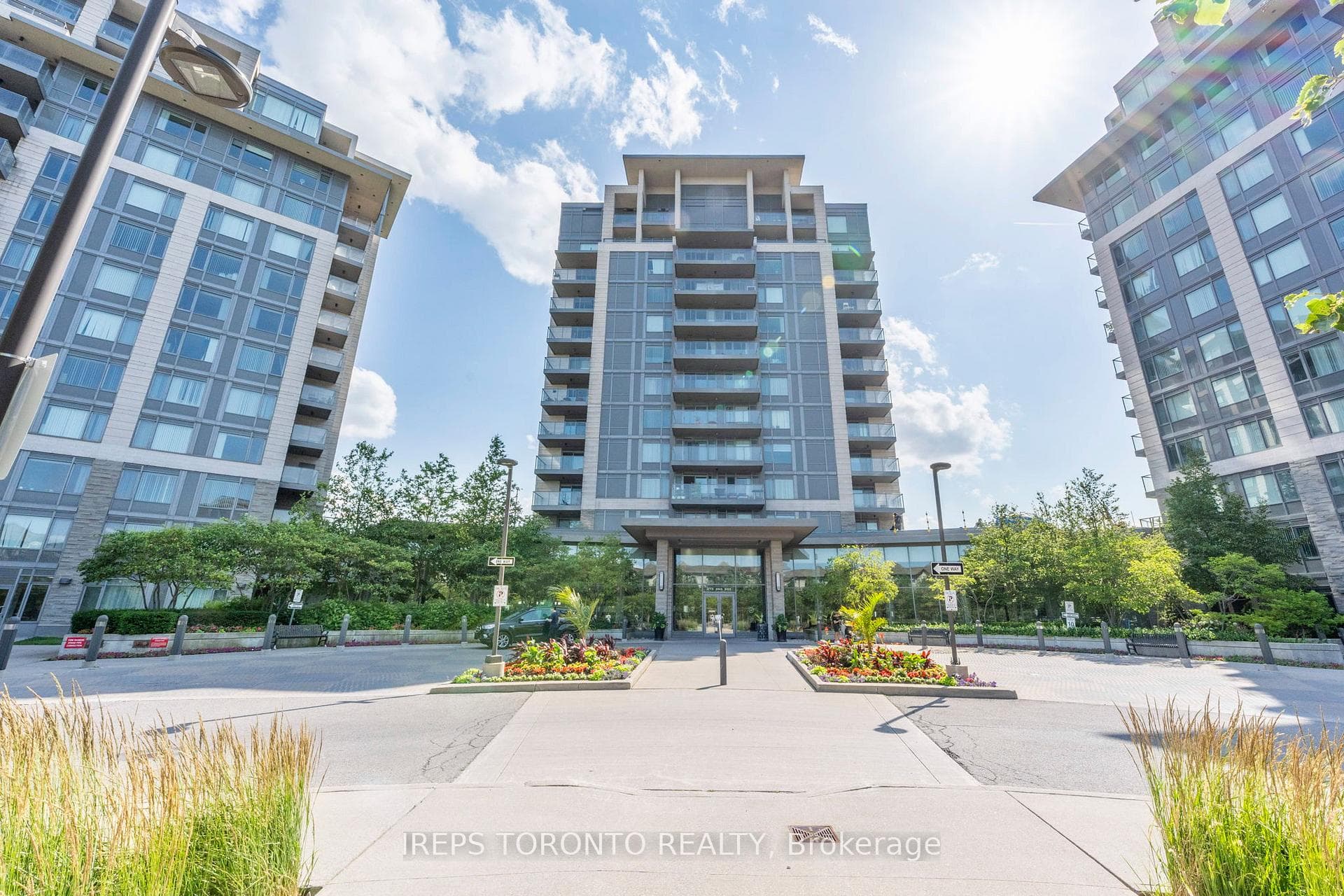 233 South Park Road Unit Ph01 photo 1