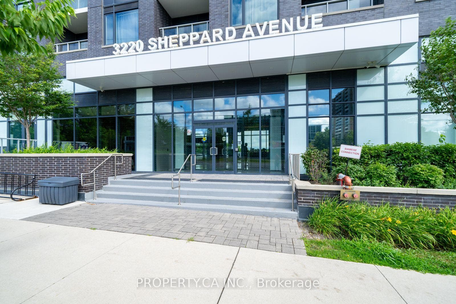 3220 Sheppard Avenue Unit 308 photo 2