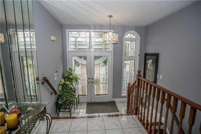 69 Earl Grey Crescent Unit (Upper) photo 4