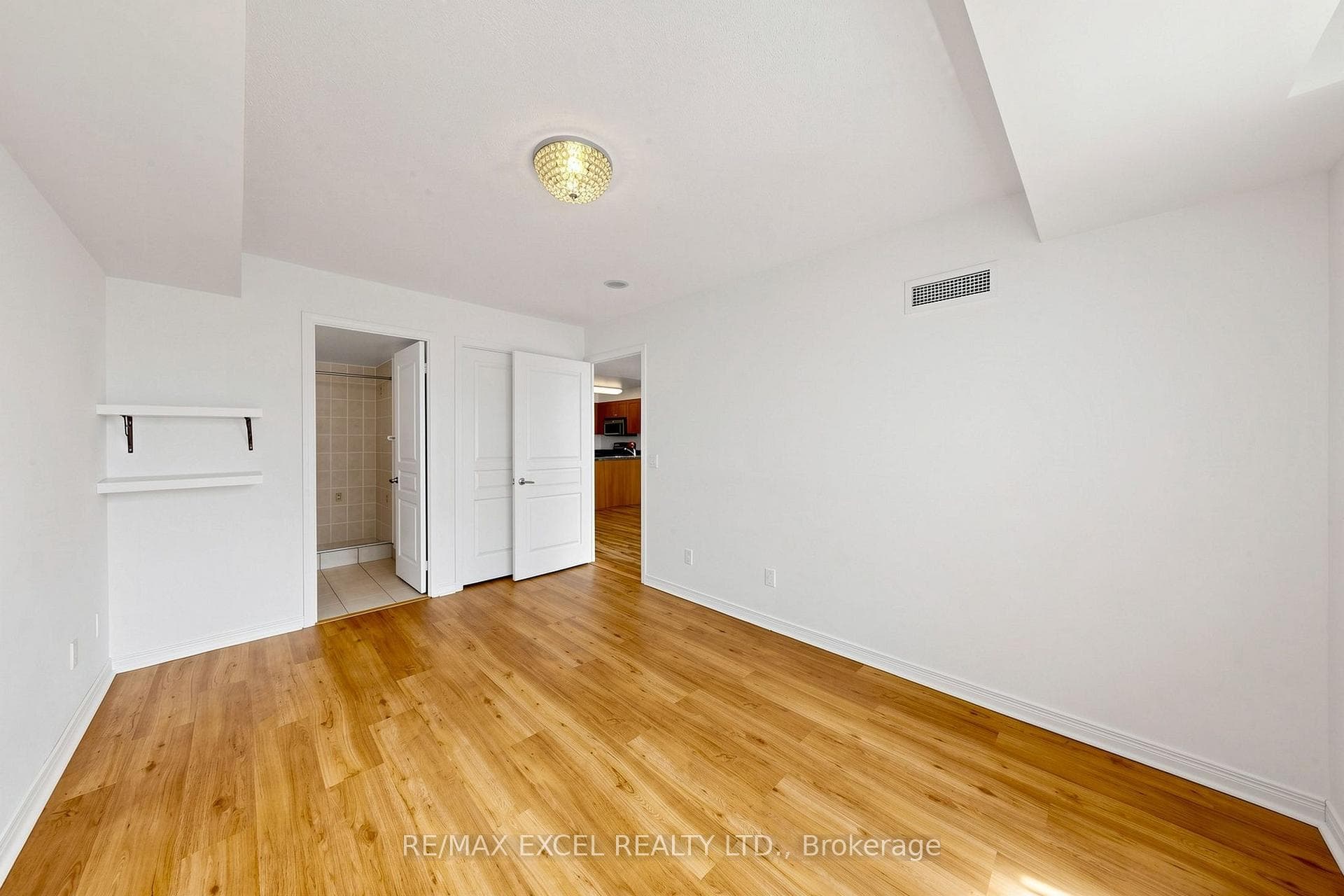 350 Red Maple Road Unit 508 photo 20