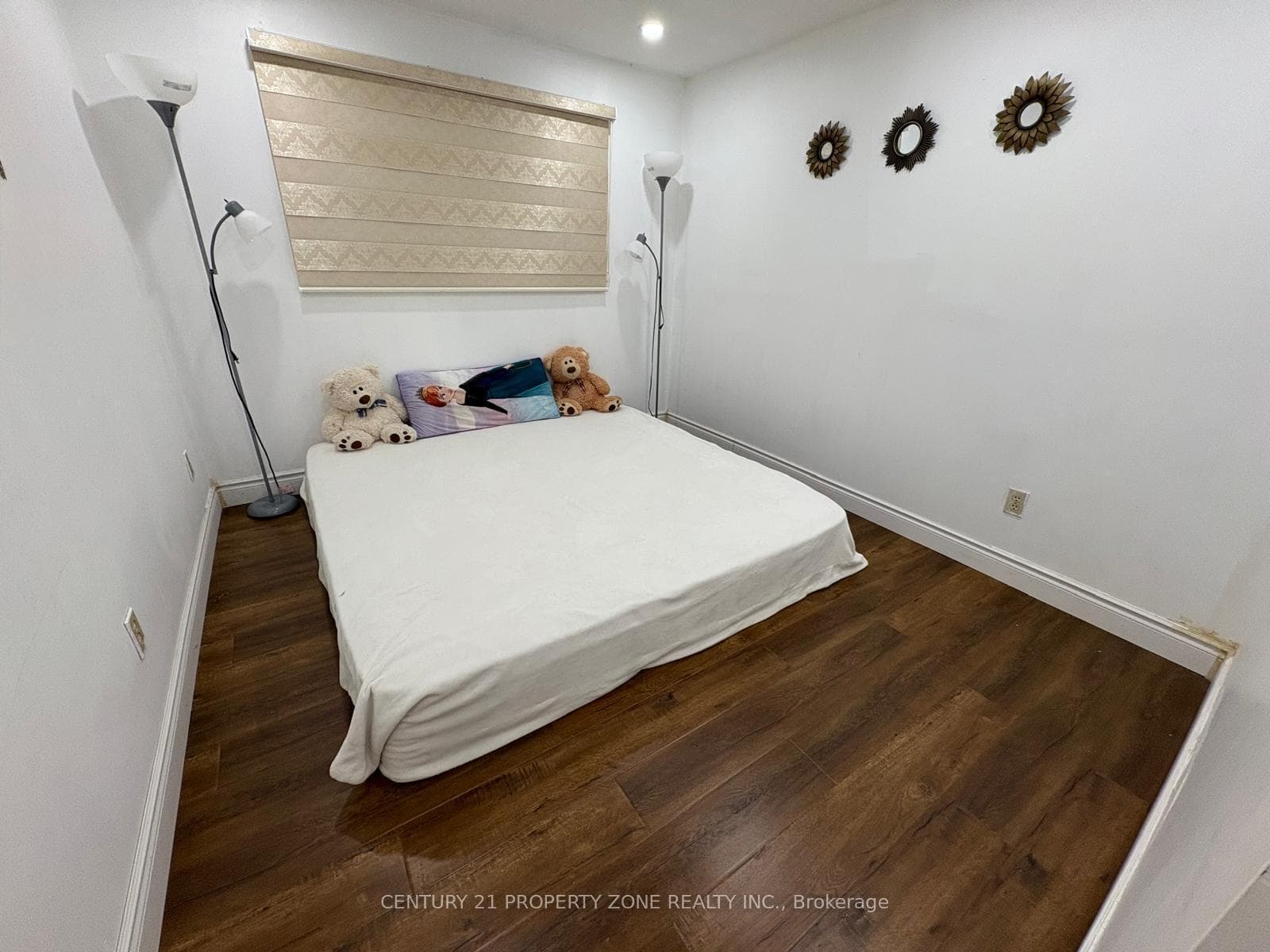 244 Royal Salisbury Way photo 25