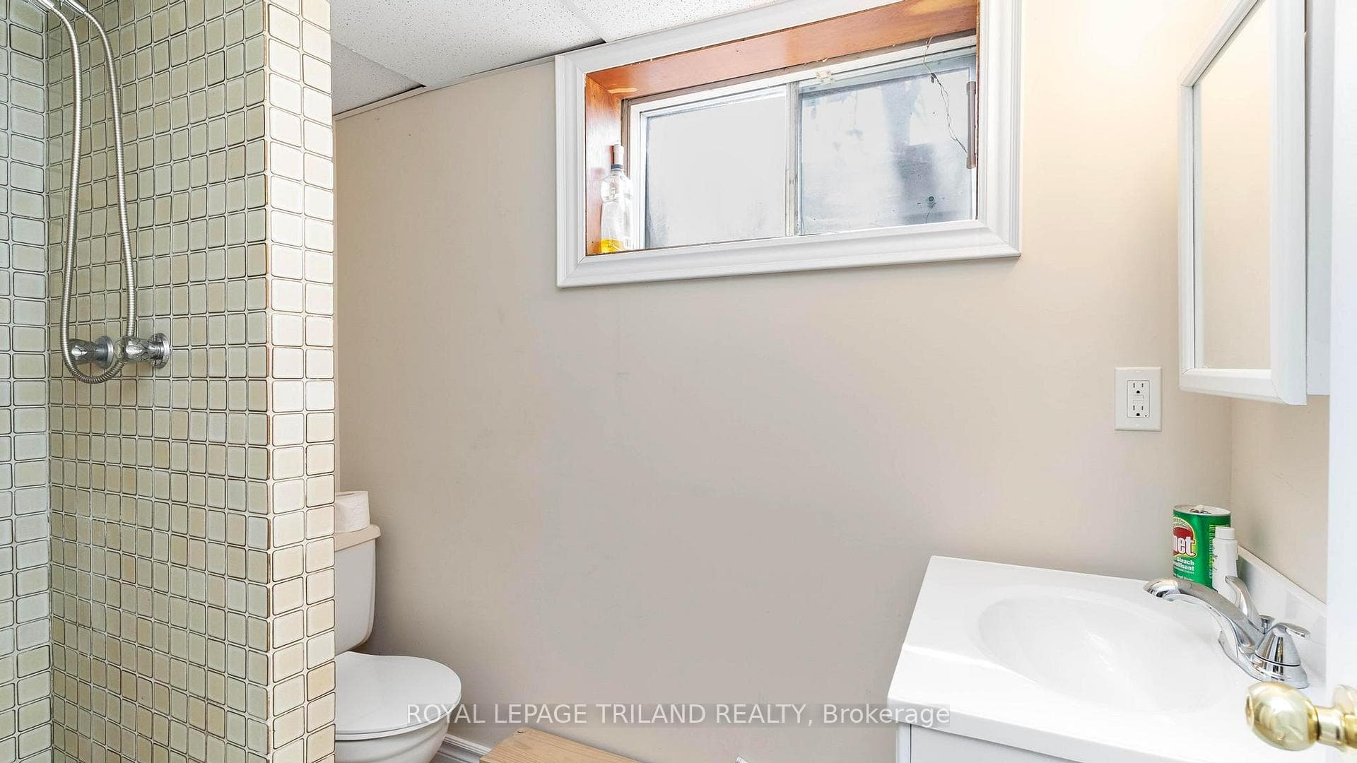 1096 RICHMOND Street photo 23