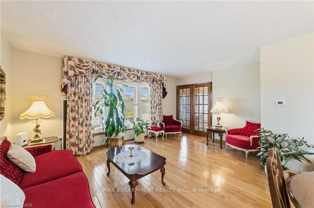 546 Dicenzo Drive photo 10
