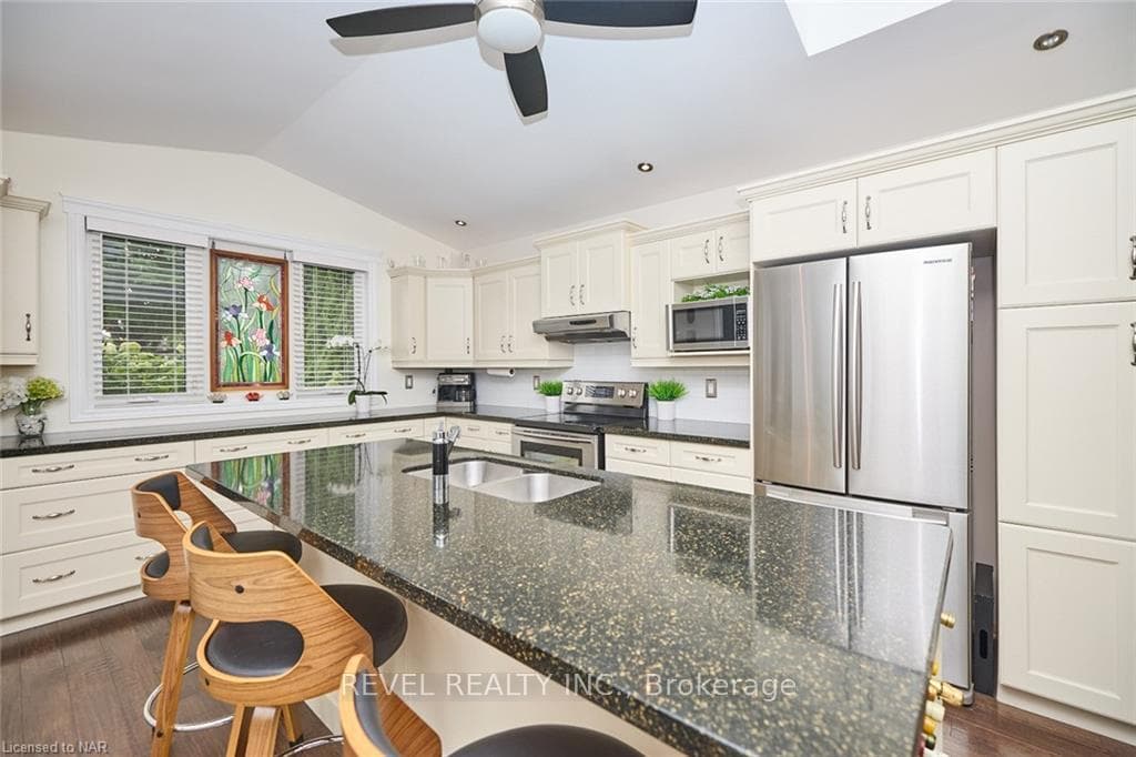 39 Lakeside Drive photo 14