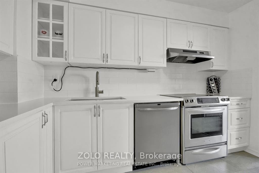 2759 Carousel Crescent Unit 1206 photo 5