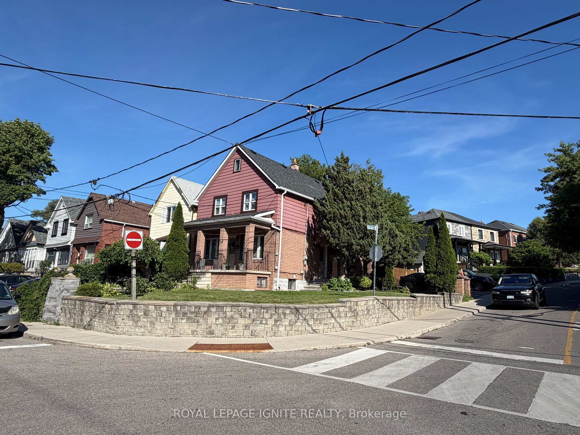 35 Hillary Avenue photo 2