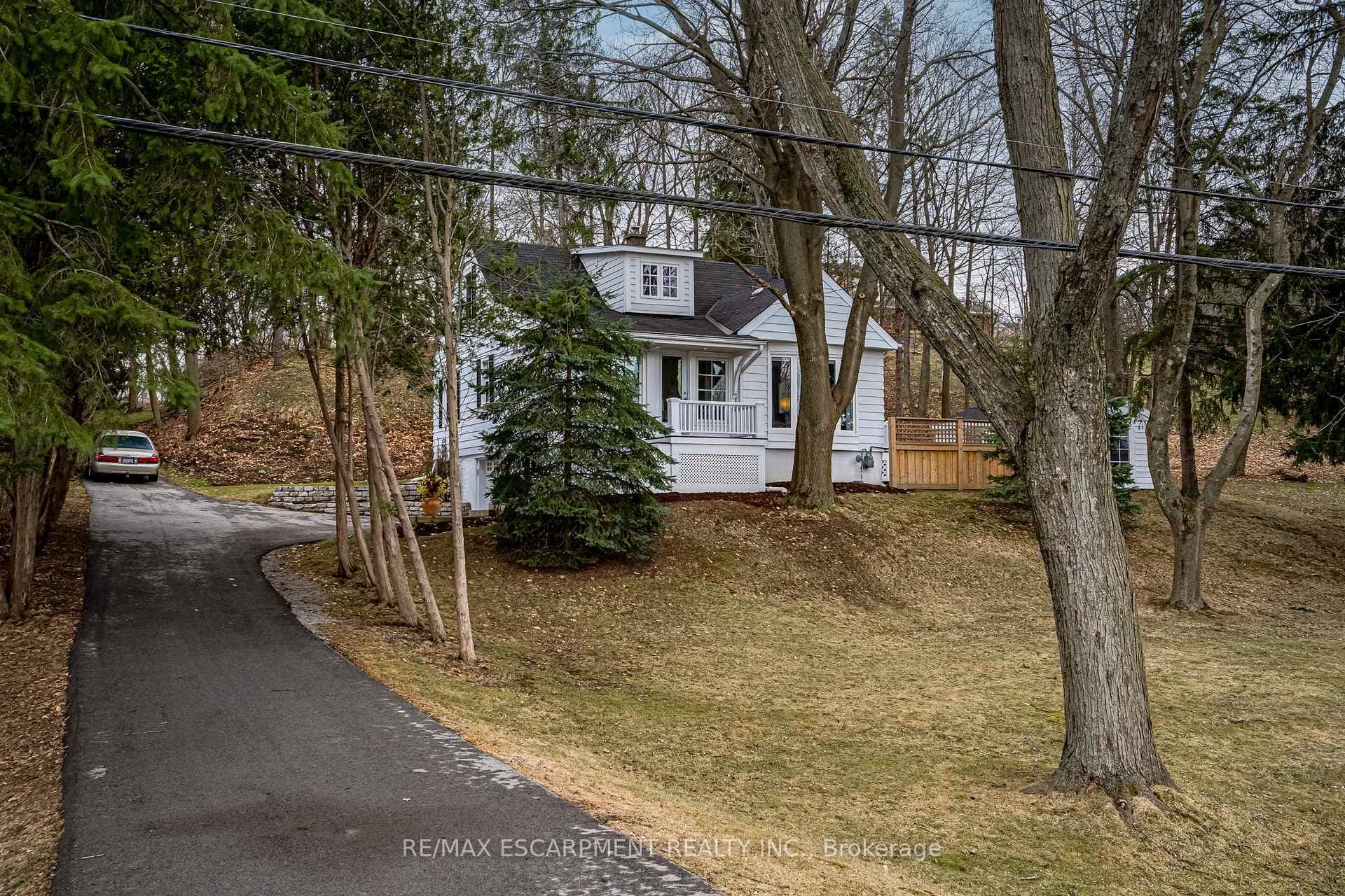 558 Governors Road photo 1