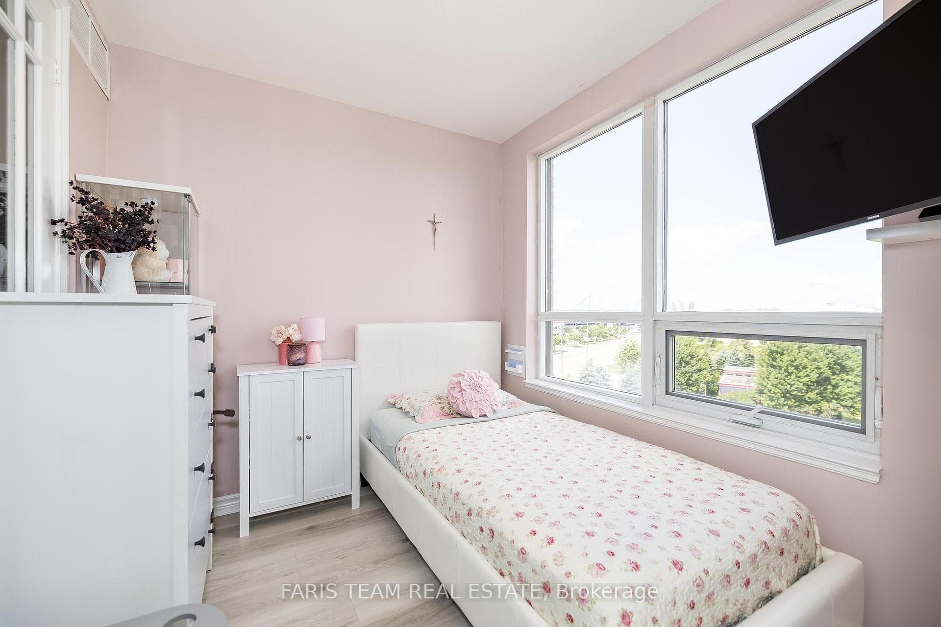 9235 Jane Street Unit 701 photo 15