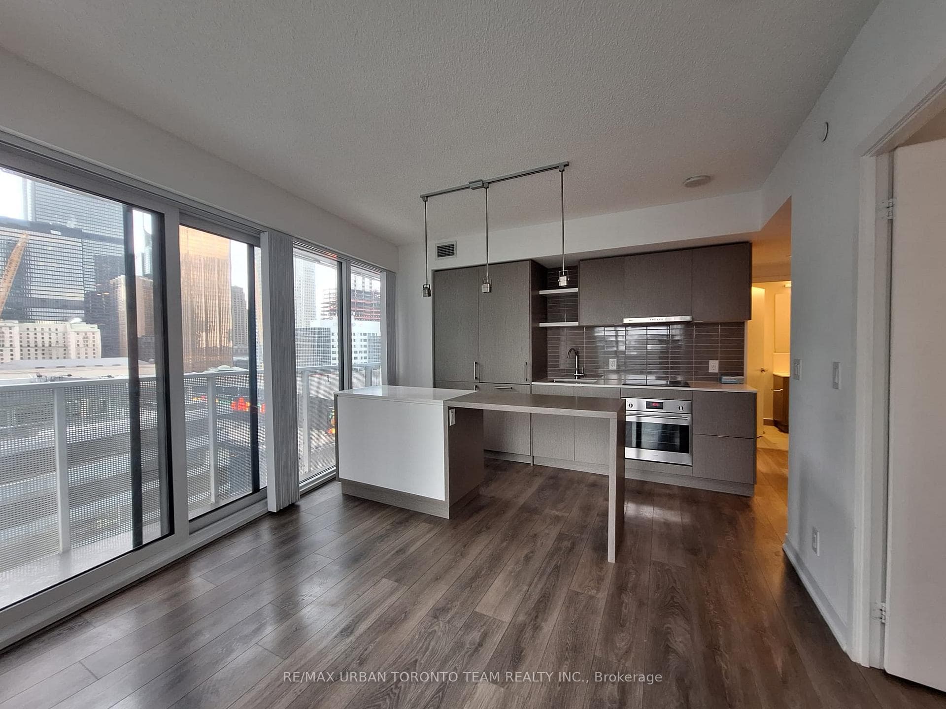 100 Harbour Street Unit 1802 photo 2