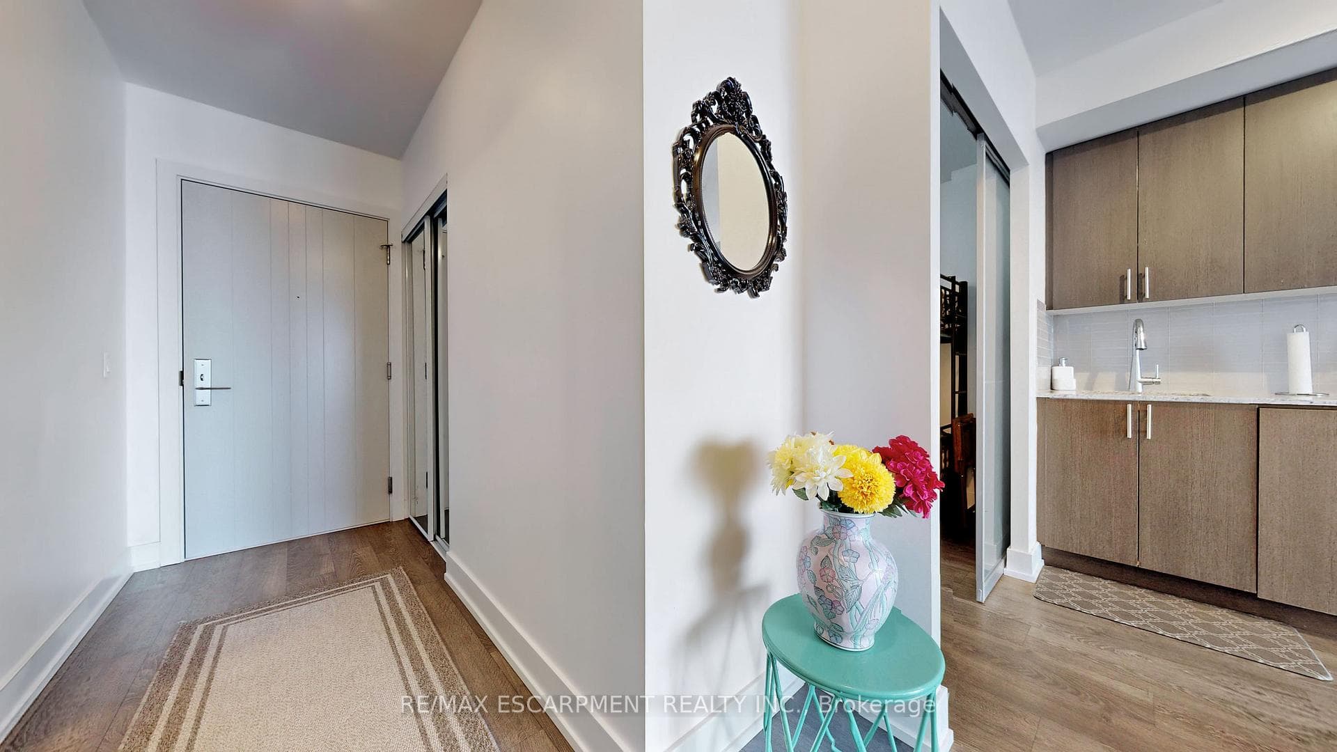 2550 Simcoe Street Unit 408 photo 6