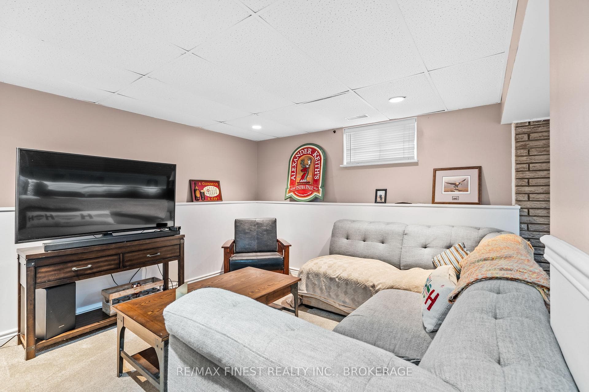 1331 Waverley Crescent photo 20