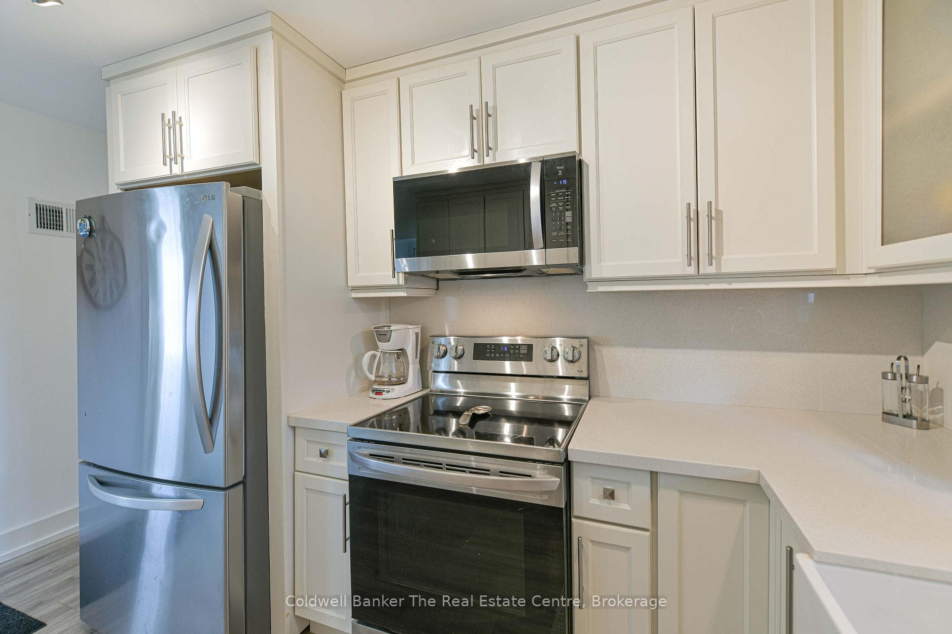 321 Franklin Street photo 15