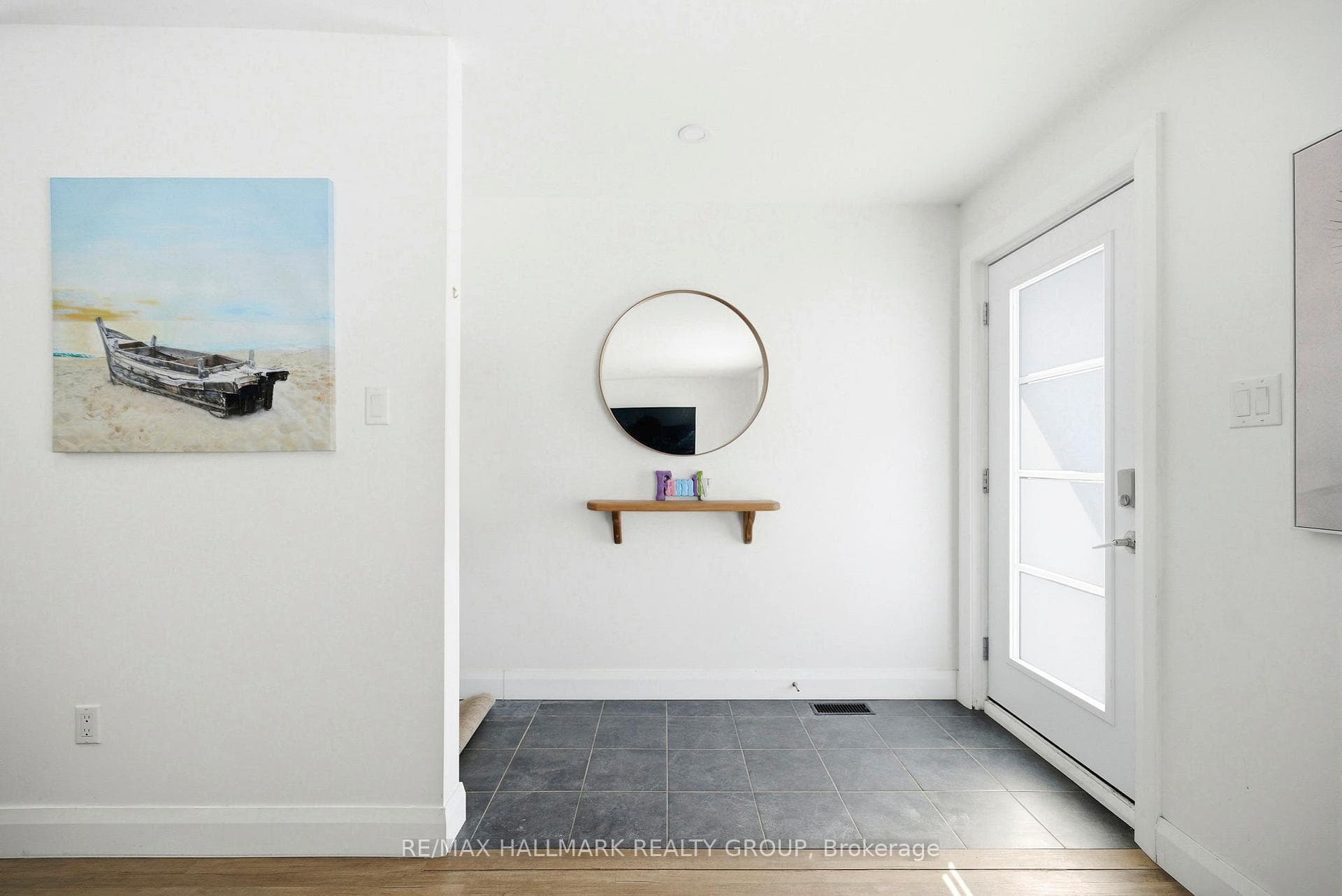 465 Joseph Street photo 3