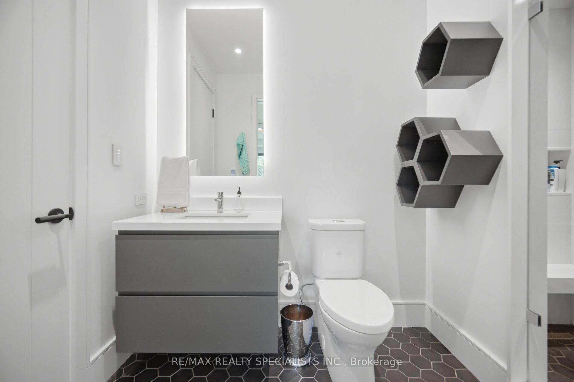 43 Summerhill Avenue photo 28
