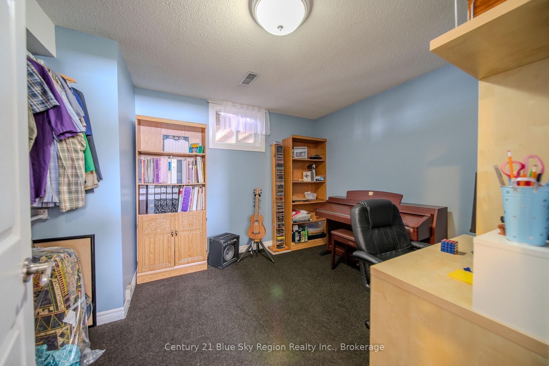 195 MacBeth Crescent photo 27