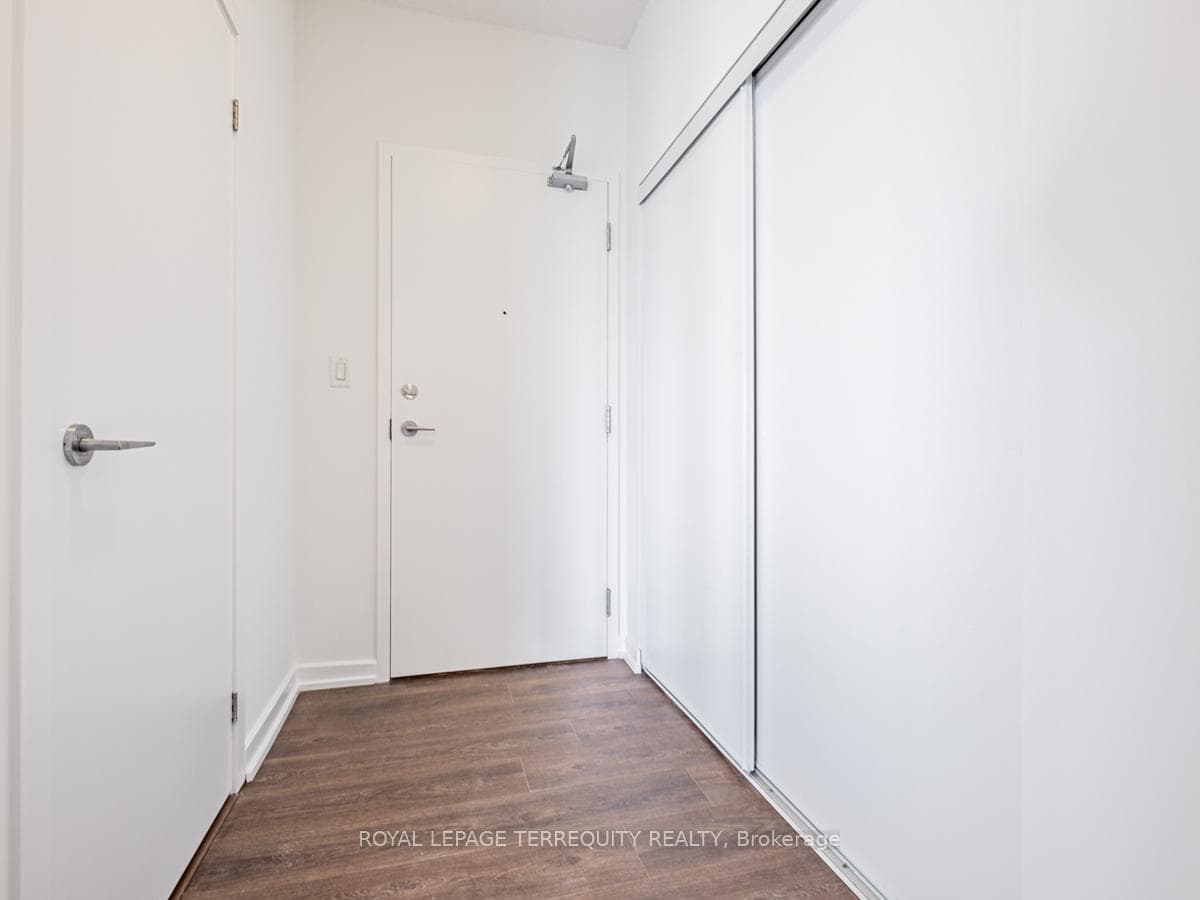 70 Forest Manor Road Unit 2008 photo 4