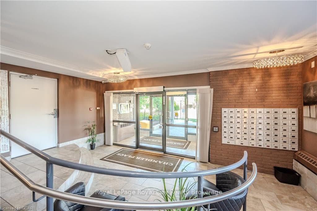 279 CHANDLER Drive Unit 608 photo 4