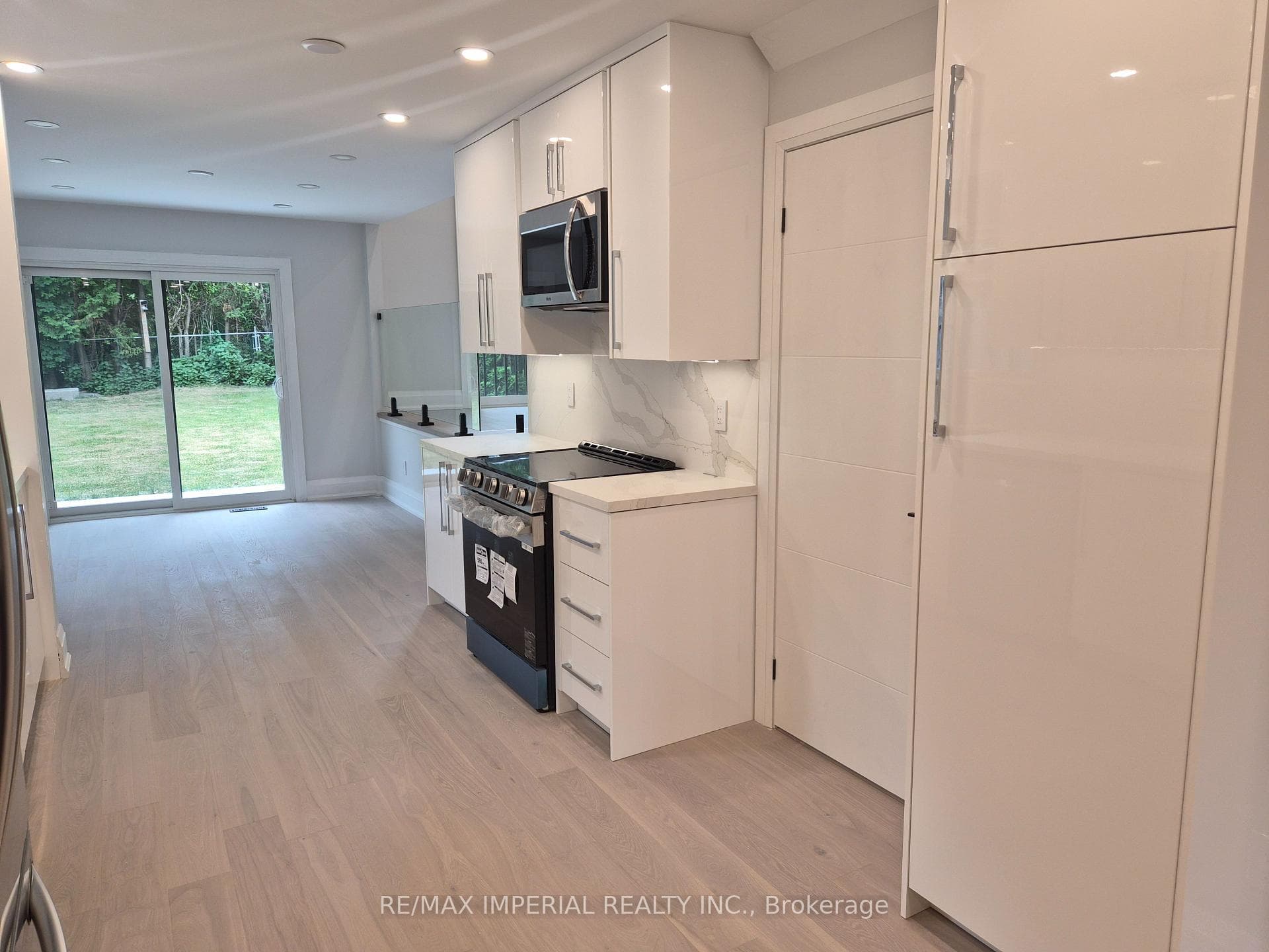 191 Avenue Road photo 17