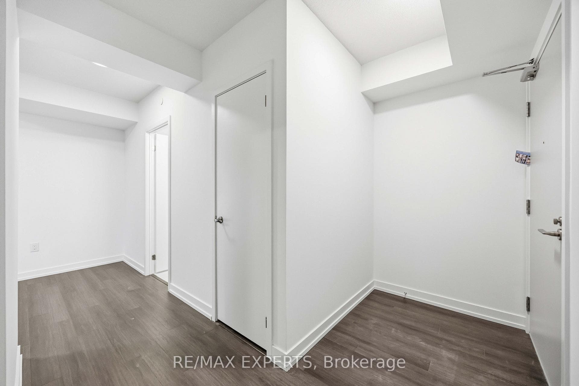 4010 Eglinton Avenue Unit 320 photo 5