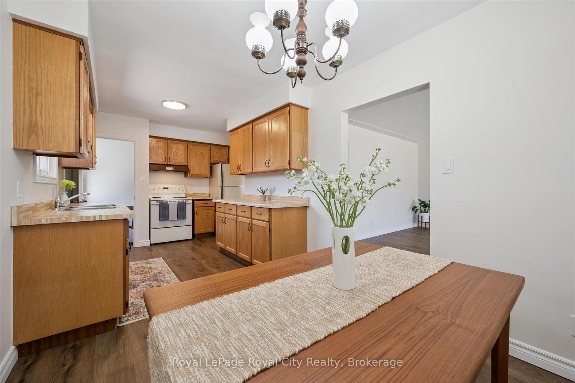 Gently used wood kitchen