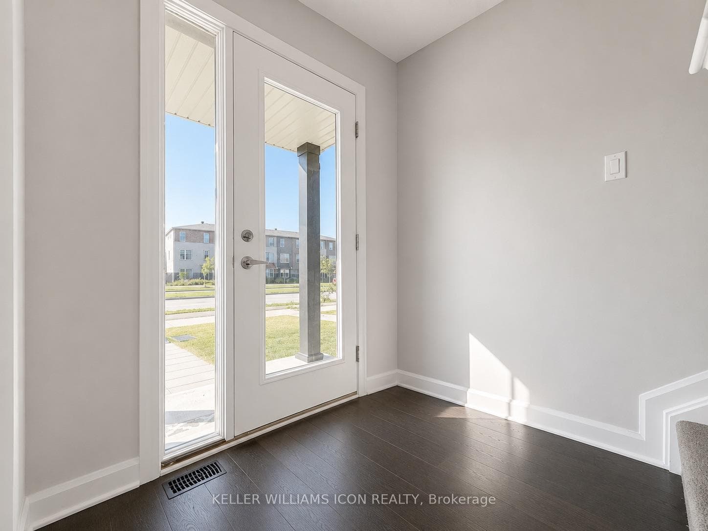 349 Clearpath Private photo 4